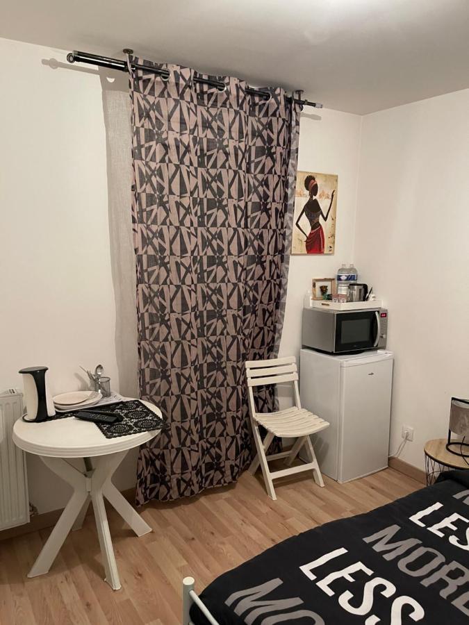 Chambre Equipee Proche Disneyland Et Parc Du Patis Meaux Exterior photo