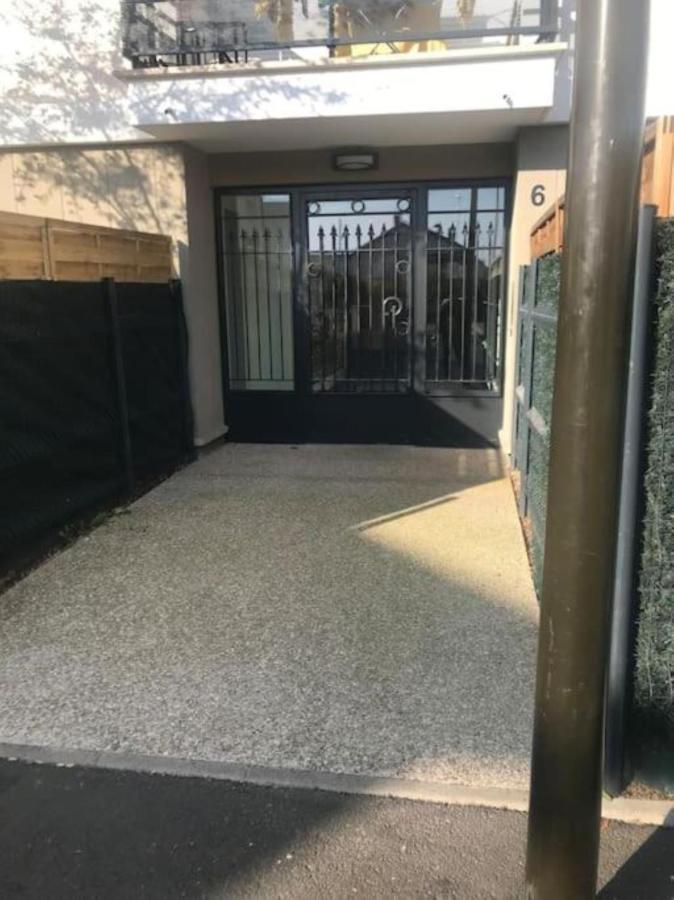Chambre Equipee Proche Disneyland Et Parc Du Patis Meaux Exterior photo
